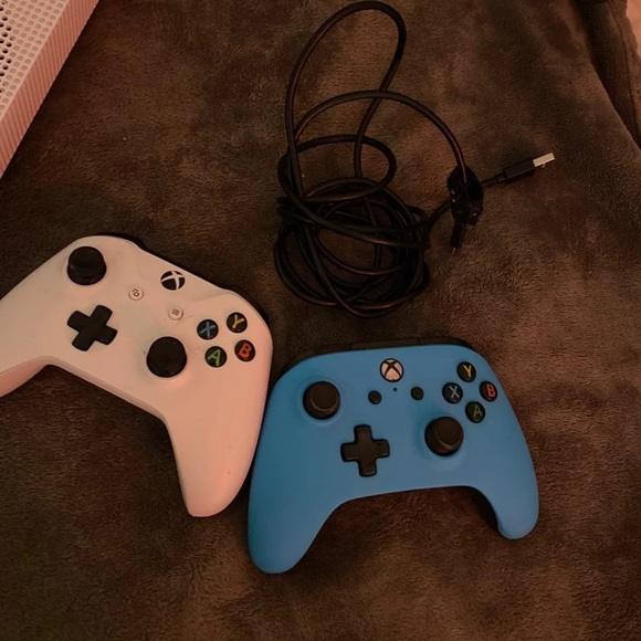 Xbox One S - Picture 9 of 12